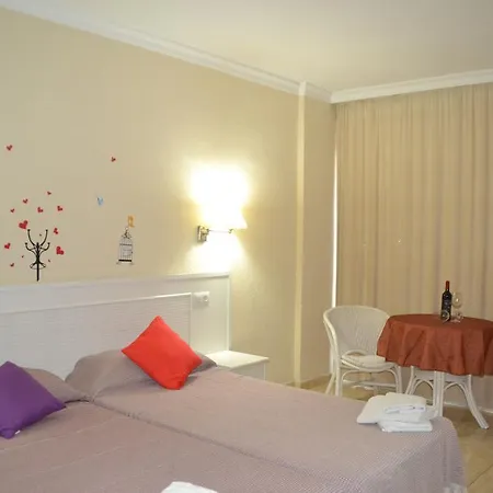 Palmeras Avenida Apartment *